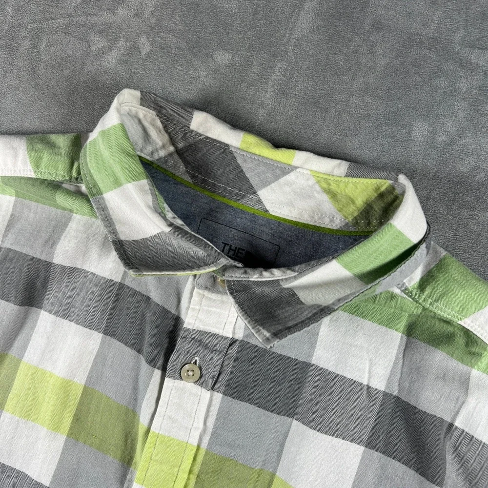The North Face Men's Plaid Button Up Shirt Size L Green Gray White Short Sleeve